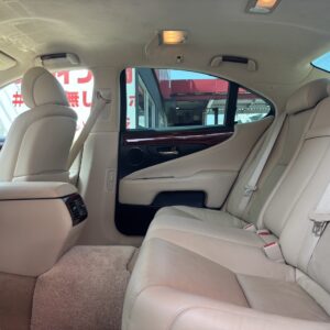 LEXUS レクサス LS600h I パッケージ"中期型"【4WD】