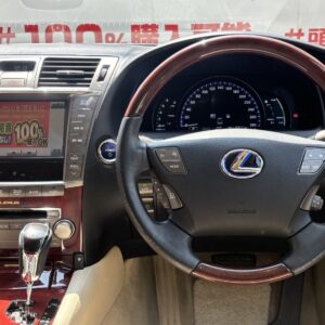 LEXUS レクサス LS600h I パッケージ"中期型"【4WD】