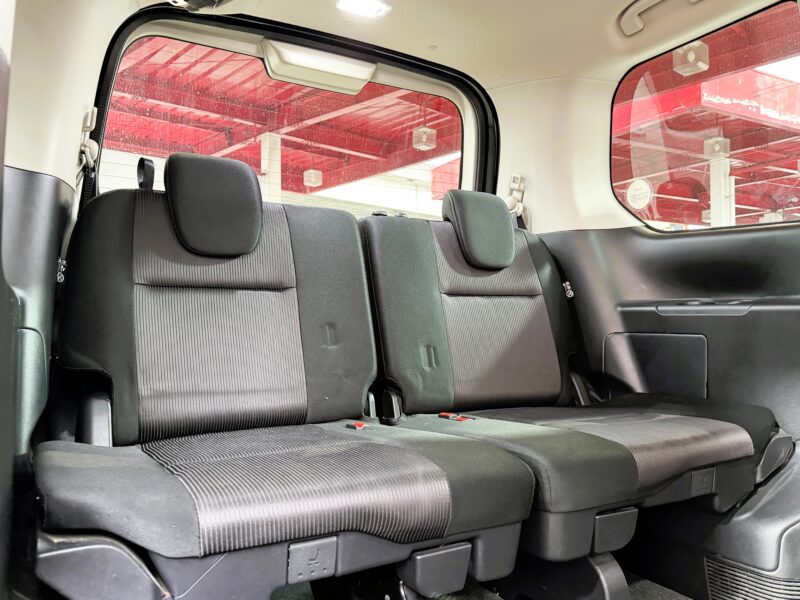 SERENA セレナ ハイウェイスター Vセレクション【特別仕様車】