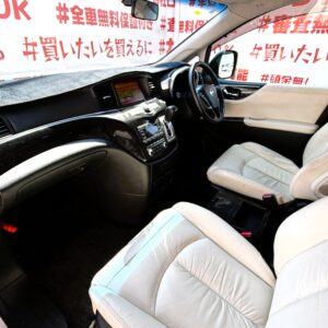 ELGRAND エルグランド　ライダー　白本革シート仕様マニュアルシート【総合評価優良車】【特別仕様車】