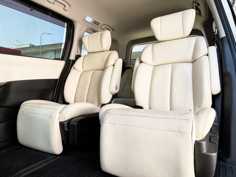ELGRAND エルグランド ライダー 白本革シート仕様マニュアルシート【総合評価優良車】【特別仕様車】