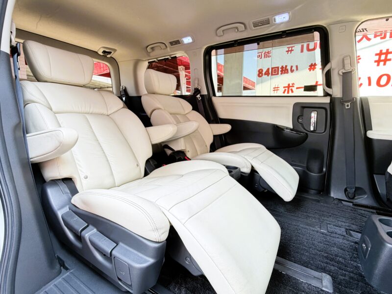 ELGRAND エルグランド ライダー 白本革シート仕様マニュアルシート【総合評価優良車】【特別仕様車】