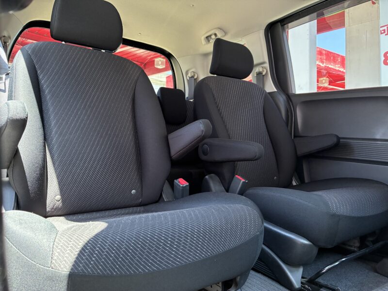 FREED フリードハイブリッド ジャストセレクション【総合評価優良車】【車検2年付】