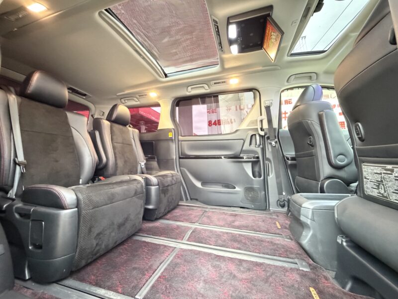 VELLFIRE ヴェルファイア 2.4Zゴールデンアイズ"後期型"【特別仕様車】【カスタム】