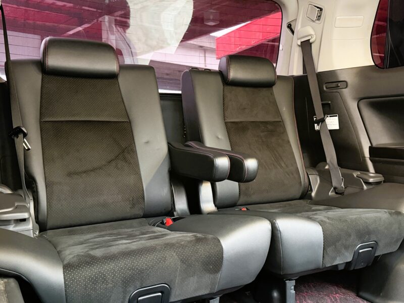 VELLFIRE ヴェルファイア 2.4Zゴールデンアイズ"後期型"【特別仕様車】【カスタム】