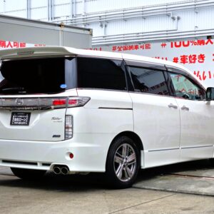 ELGRAND エルグランド　ライダー　黒本革シート仕様マニュアルシート【特別仕様車】