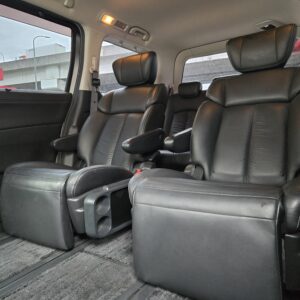 ELGRAND エルグランド　ライダー　黒本革シート仕様マニュアルシート【特別仕様車】