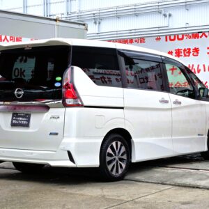 SERENA　セレナ　ハイウェイスター Vセレクション S-HYBRID【特別仕様車】