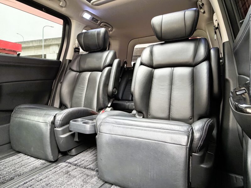 ELGRAND エルグランド ライダー ブラックライン 黒本革シート仕様マニュアルシート【特別仕様車】【カスタム】【車検2年付】