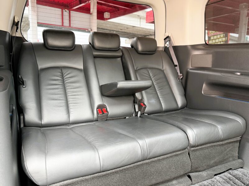 ELGRAND エルグランド ライダー ブラックライン 黒本革シート仕様マニュアルシート【特別仕様車】【カスタム】【車検2年付】
