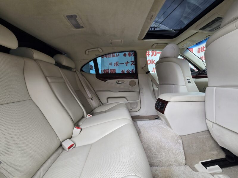 LEXUS レクサス LS460 バージョンSZ Iパッケージ "中期型"【カスタム】【車検2年付】