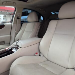 LEXUS　レクサス　LS460　バージョンSZ Iパッケージ　＂中期型＂【カスタム】【車検２年付】