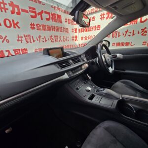 LEXUS レクサス　CT200h バージョンC【ユーザー買取車】