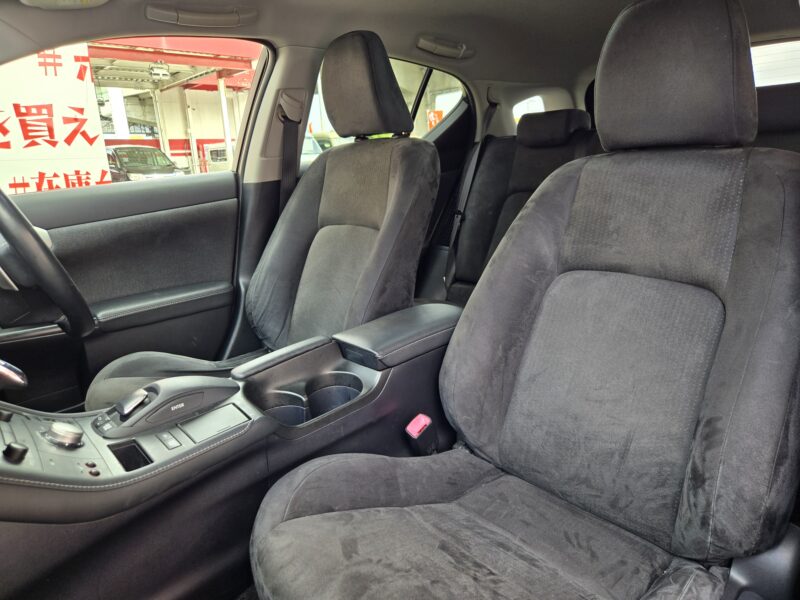 LEXUS レクサス CT200h バージョンC【ユーザー買取車】
