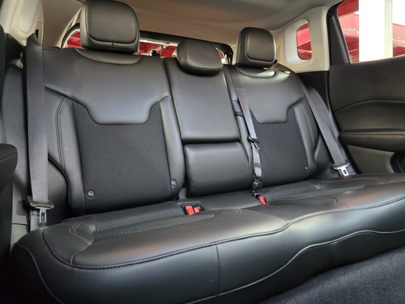 JEEP COMPASS ジープ・コンパス リミテッド【総合評価優良車】【4WD】【ワンオーナー】【車検2年付】