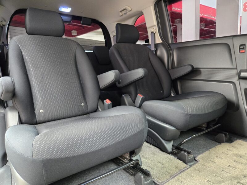 FREED フリードハイブリッド ジャストセレクション "後期型"【車検2年付】