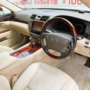LEXUS　レクサス　ＬＳ４６０　【ユーザー買い取り車】