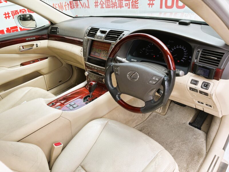 LEXUS レクサス LS460 【ユーザー買い取り車】