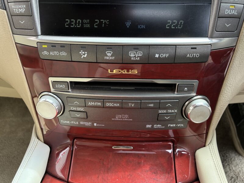 LEXUS レクサス LS460 【ユーザー買い取り車】