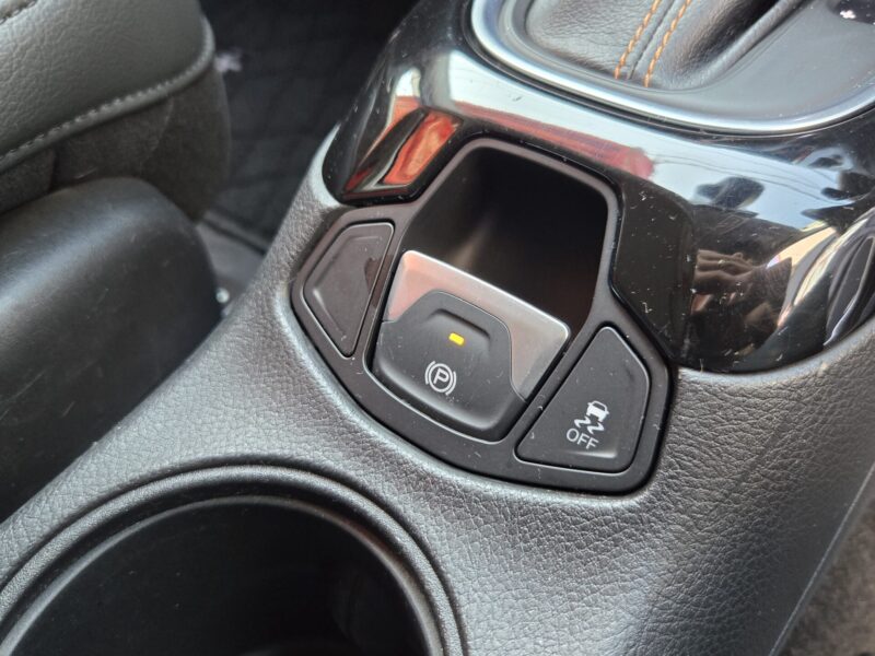 JEEP COMPASS ジープ・コンパス リミテッド【総合評価優良車】【4WD】【車検2年付】
