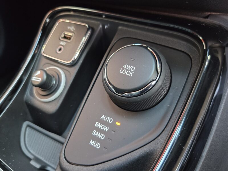 JEEP COMPASS ジープ・コンパス リミテッド【総合評価優良車】【4WD】【車検2年付】