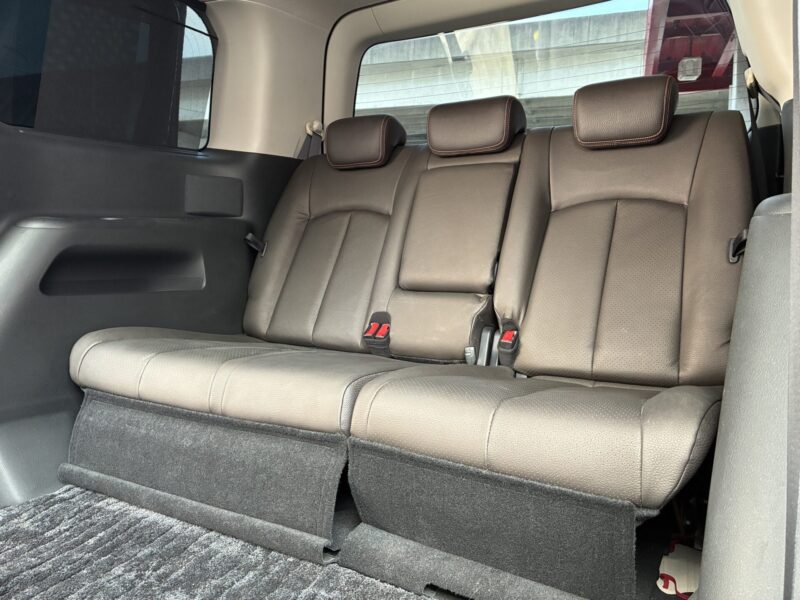 ELGRAND エルグランド ハイウェイスタープレミアム【特別仕様車】