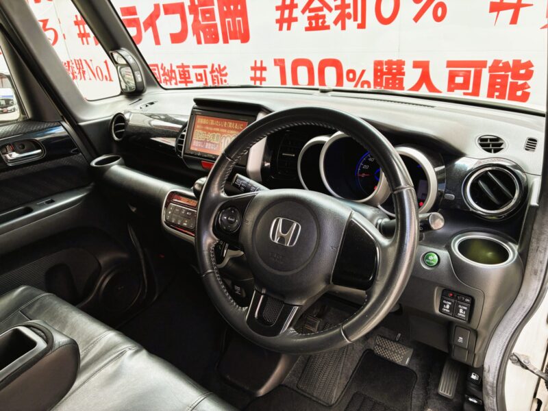 N-BOX カスタム G SSパッケージ【特別仕様車】【車検2年付】