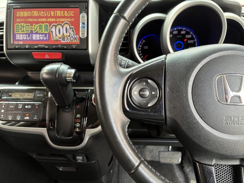 N-BOX カスタム G SSパッケージ【特別仕様車】【車検2年付】