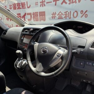 SERENA　セレナ　ハイウェイスターVセレクション＋セーフティS-HV＂後期型＂【車検２年付】
