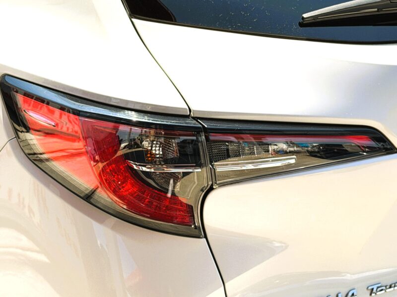 COROLLA TOURING カローラツーリング ハイブリッド W×B 【総合評価優良車】