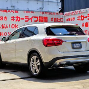 MERCEDES BENZ メルセデス・ベンツ GLA180 レーダーセーフティパッケージ【総合評価優良車】【車検2年付】