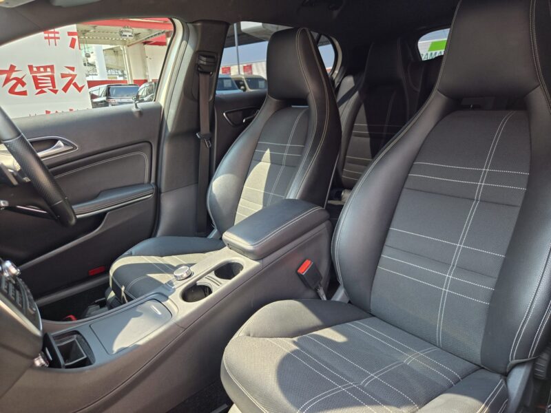 MERCEDES BENZ メルセデス・ベンツ GLA180 レーダーセーフティパッケージ【総合評価優良車】【車検2年付】