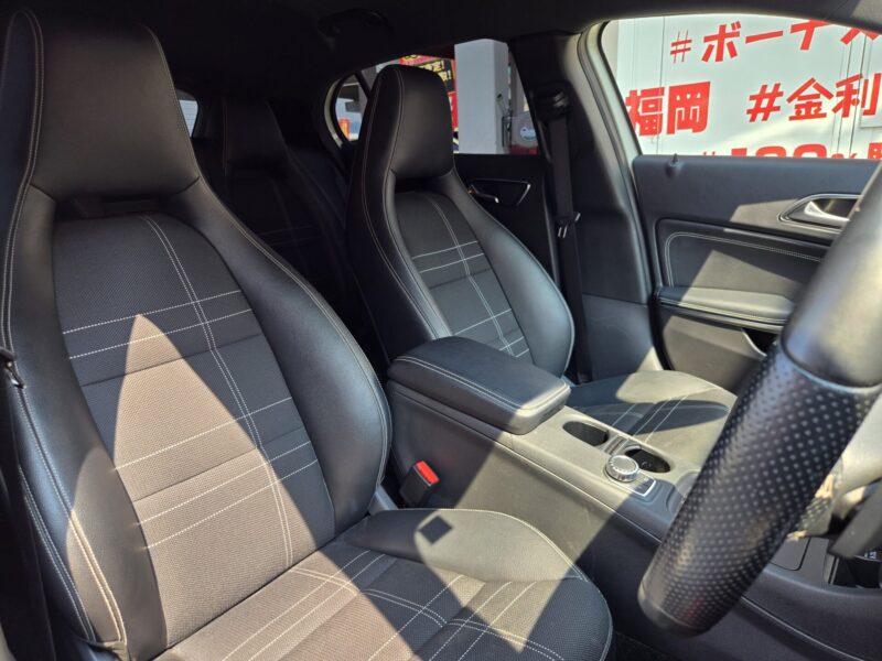 MERCEDES BENZ メルセデス・ベンツ GLA180 レーダーセーフティパッケージ【総合評価優良車】【車検2年付】