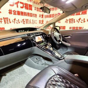 PRIUS　プリウス　Sツーリングセレクション 【カスタム】【車検２年付】