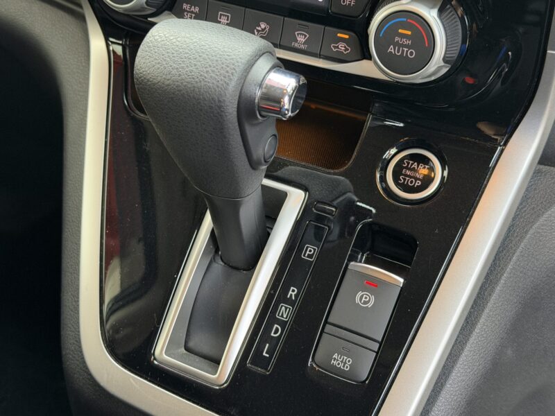 SERENA セレナ ハイウェイスター VセレクションⅡ【総合評価優良車】【特別仕様車】