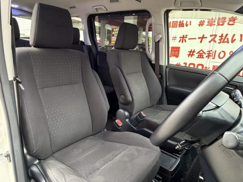 VOXY ヴォクシー ハイブリッドV【車検2年付】