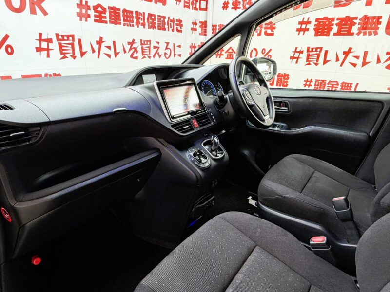 VOXY ヴォクシー ハイブリッドV【車検2年付】