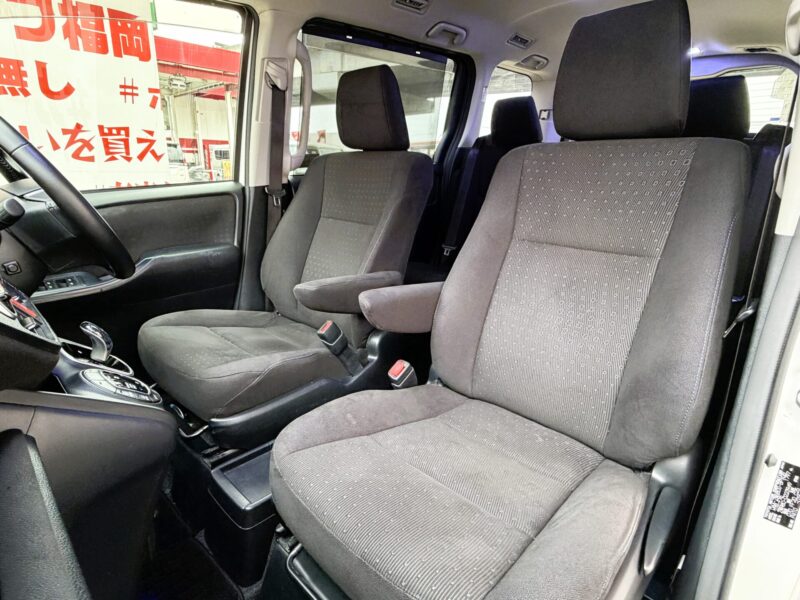 VOXY ヴォクシー ハイブリッドV【車検2年付】