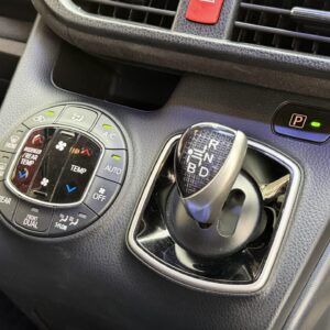 VOXY ヴォクシー ハイブリッドV【車検2年付】
