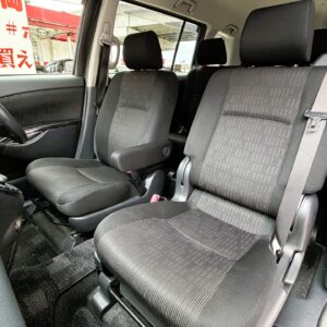 ISIS アイシス プラタナ Vセレクション【特別仕様車】【車検2年付】【ユーザー買取車】