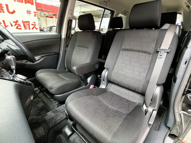 ISIS アイシス プラタナ Vセレクション【特別仕様車】【車検2年付】【ユーザー買取車】