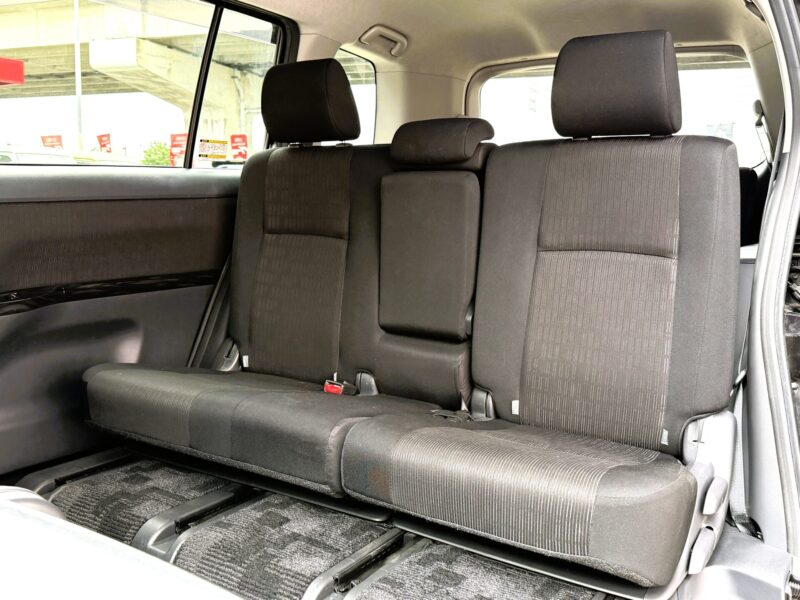 ISIS アイシス プラタナ Vセレクション【特別仕様車】【車検2年付】【ユーザー買取車】