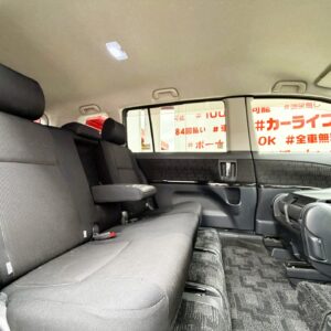 ISIS アイシス プラタナ Vセレクション【特別仕様車】【車検2年付】【ユーザー買取車】