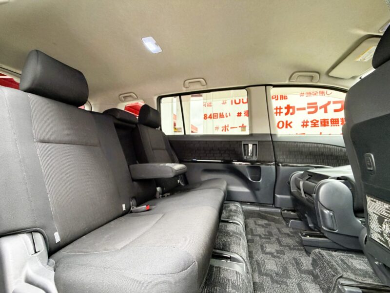 ISIS アイシス プラタナ Vセレクション【特別仕様車】【車検2年付】【ユーザー買取車】