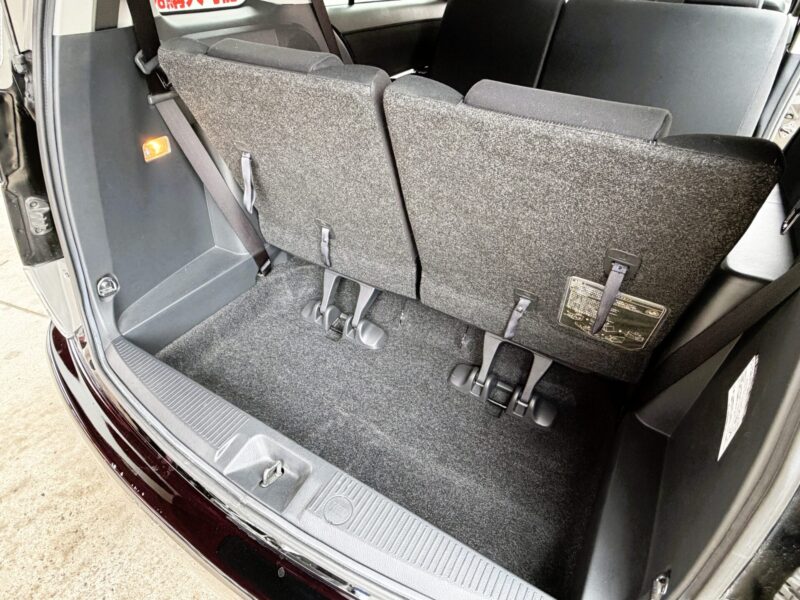 ISIS アイシス プラタナ Vセレクション【特別仕様車】【車検2年付】【ユーザー買取車】
