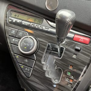 ISIS アイシス プラタナ Vセレクション【特別仕様車】【車検2年付】【ユーザー買取車】