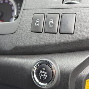 ISIS アイシス プラタナ Vセレクション【特別仕様車】【車検2年付】【ユーザー買取車】
