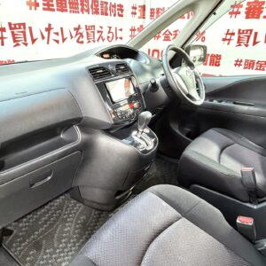 SERENA　セレナ　ハイウェイスター S-HYBRID Vセレクション【特別仕様車】【車検２年付】　