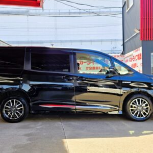 VOXY　ヴォクシー　ハイブリッドV【総合評価優良車】【カスタム】