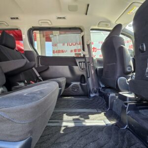VOXY　ヴォクシー　ハイブリッドV【総合評価優良車】【カスタム】